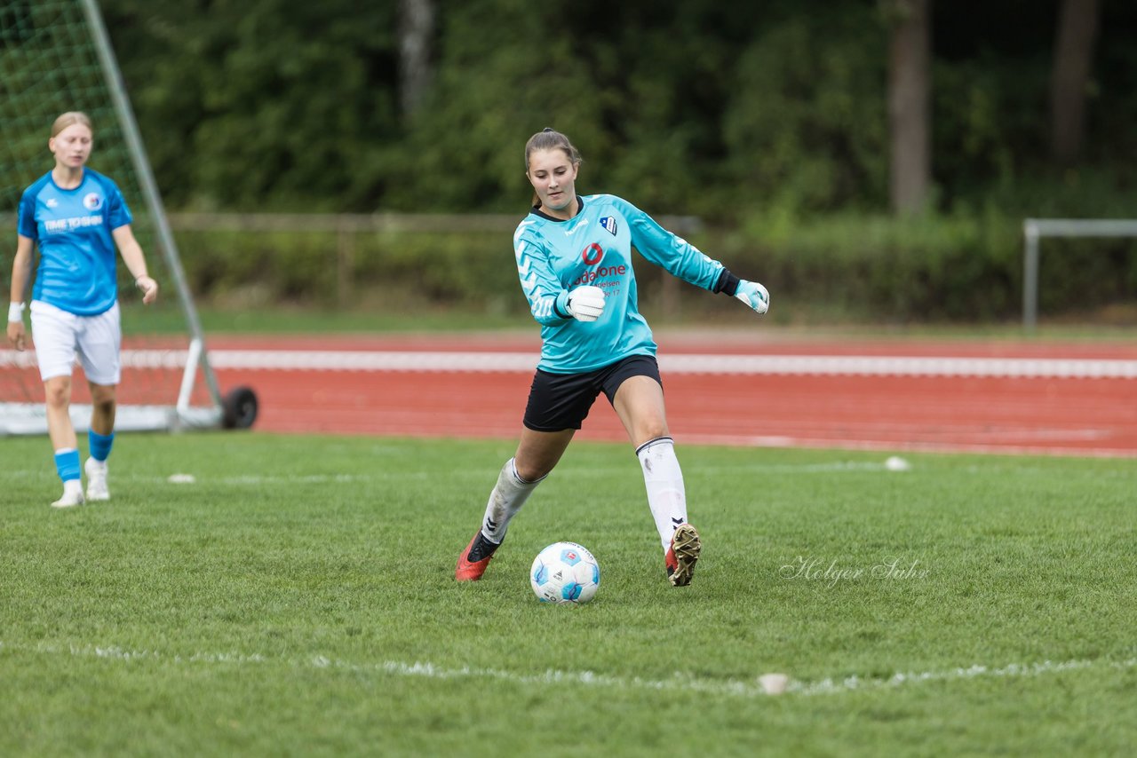 Bild 375 - wBJ VfL Pinneberg - Germania Schnelsen : Ergebnis: 15:1